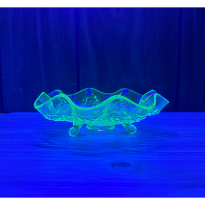 1932 Green by Fenton ruffled edge Hobnail Uranuim glass candy/trinket dish