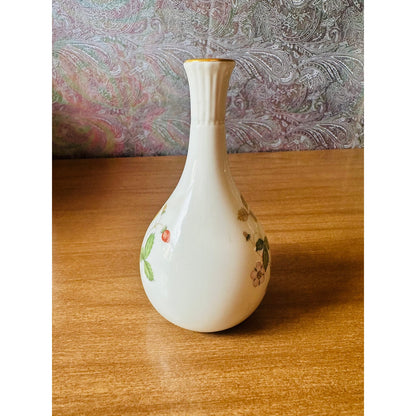 Vintage wild strawberry bone chine by Wedge wood 5” tall bud vase
