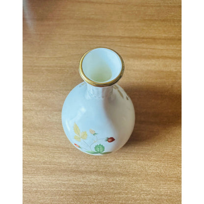 Vintage wild strawberry bone chine by Wedge wood 5” tall bud vase