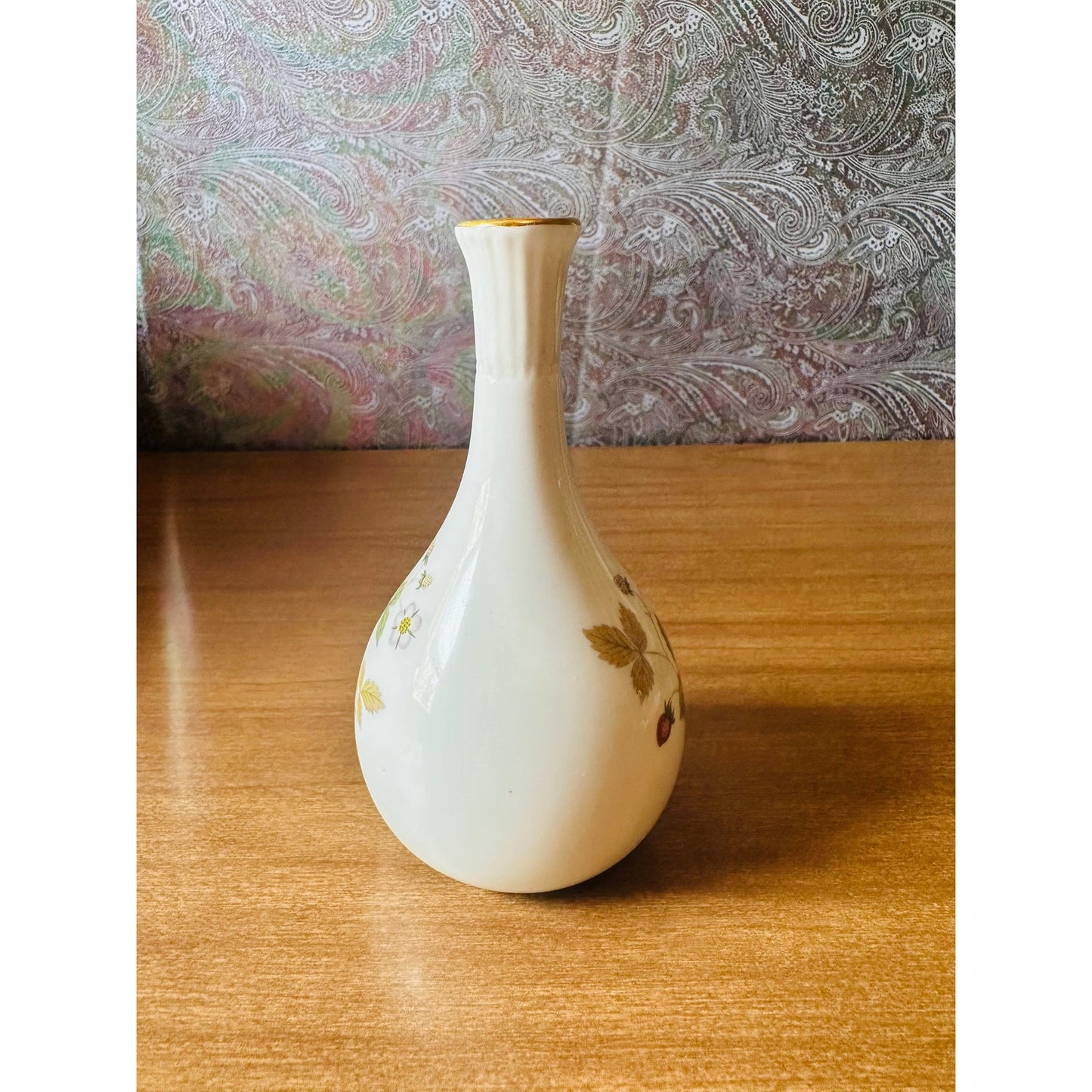 Vintage wild strawberry bone chine by Wedge wood 5” tall bud vase